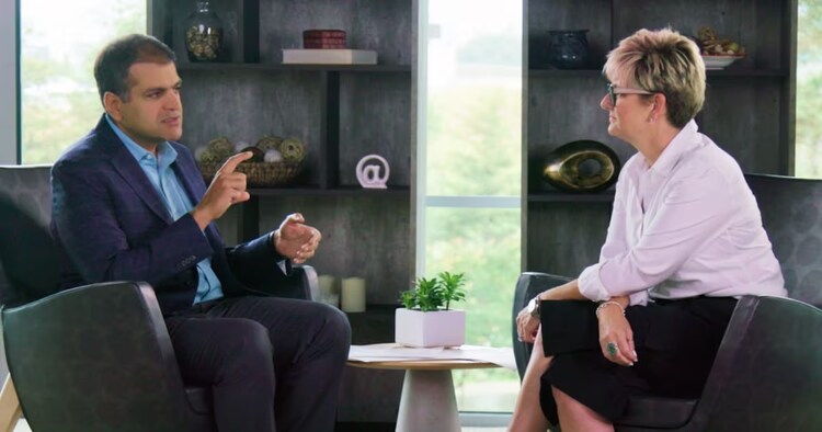 CIO and CHRO talking