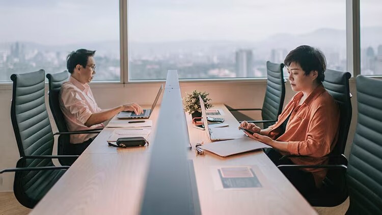 Improving the employee experience with Employee Journey Management