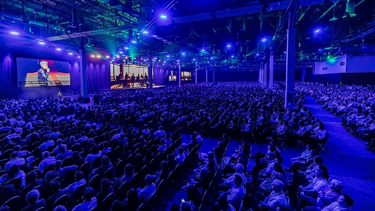 Wide view of thousands of people seated to hear the Knowledge 2023 keynote