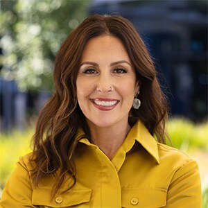 Jen Odess headshot
