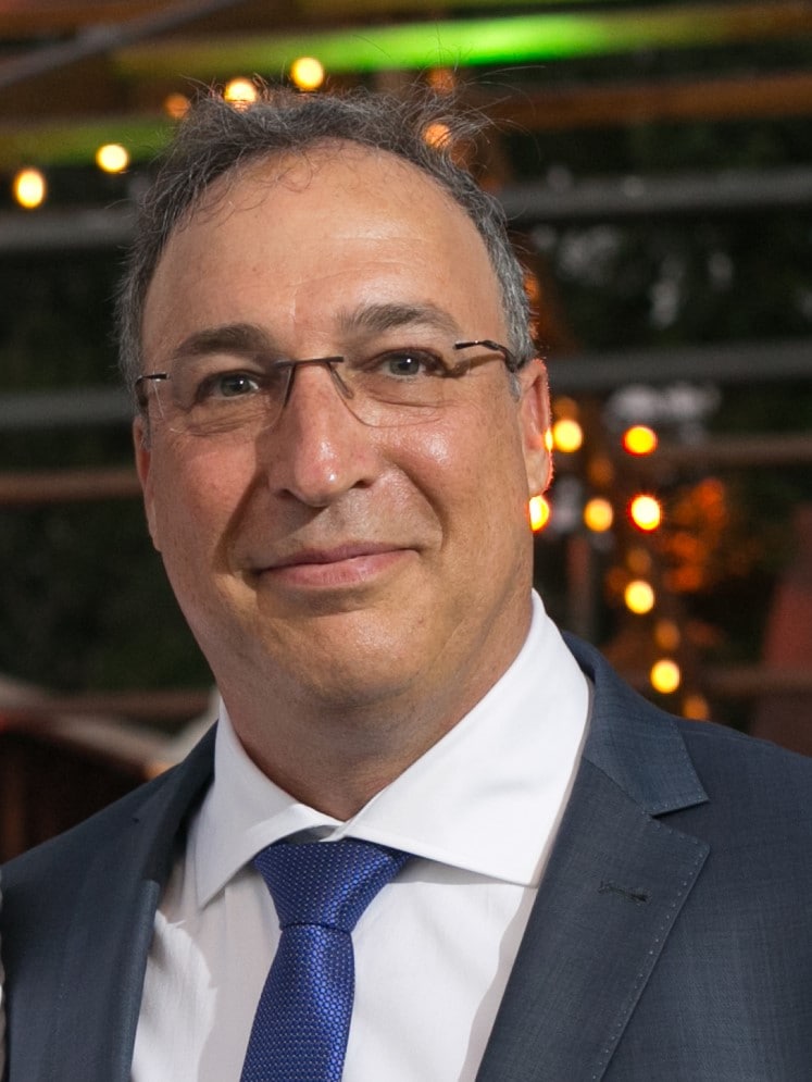Jonathan Zur