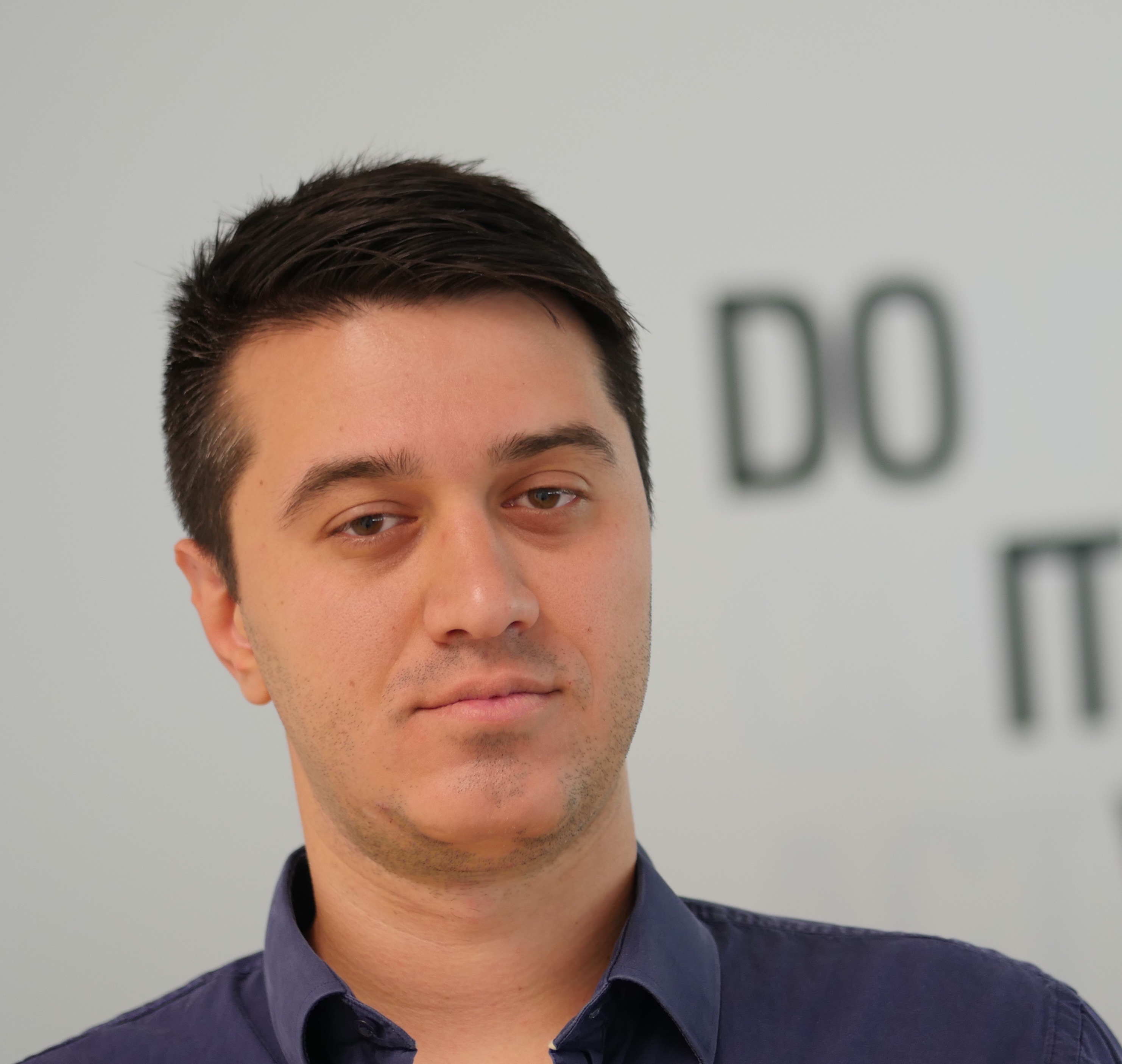 Bogdan Tomov1
