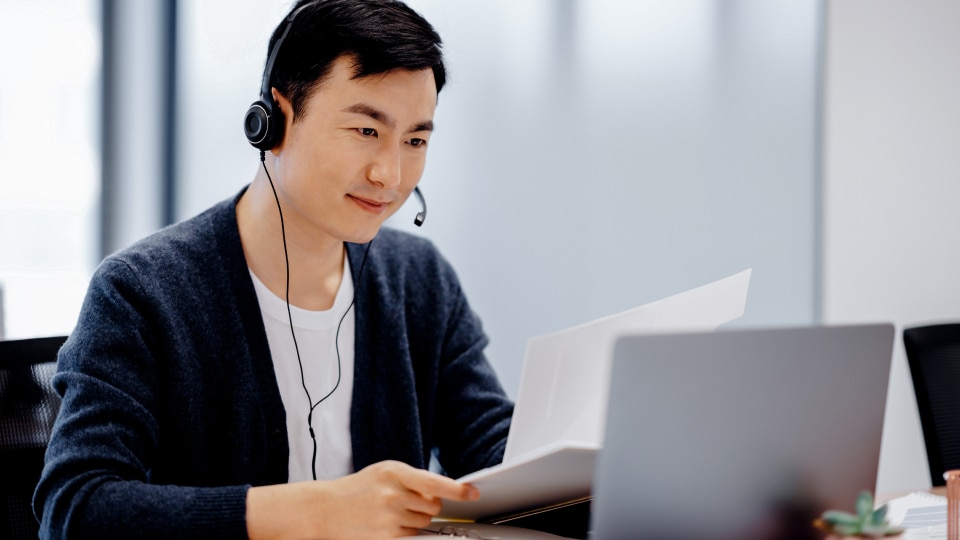 Conecta con los clientes a escala y aumenta la eficiencia desde una única plataforma
