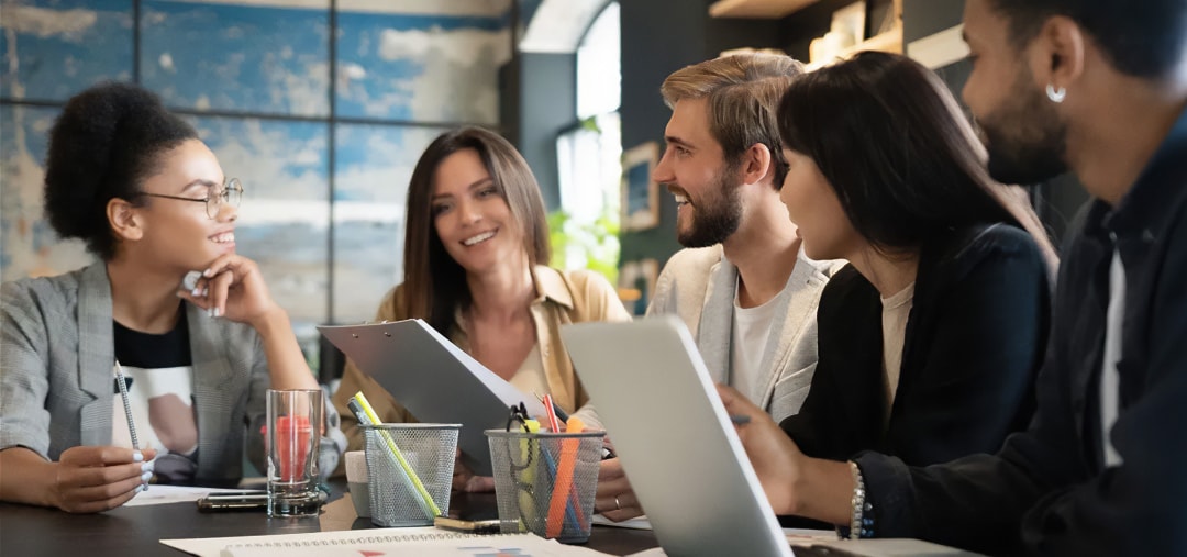 ServiceNow を使用することで、HR チームはセルフサービスの導入を増やし、より価値の高い業務に対応できるようになります。