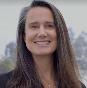 Amy Regan Morehouse ist Senior Vice President of Global Education bei ServiceNow.
