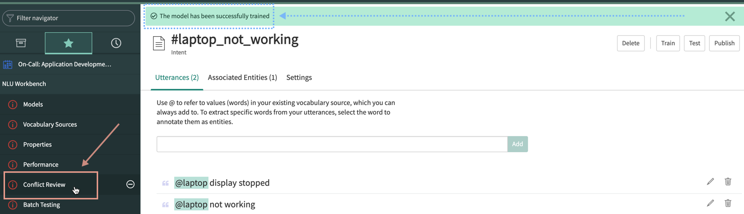 Es wird eine Bestätigung angezeigt, aus der hervorgeht, dass das Modell erfolgreich trainiert wurde. Die Benutzer werden aufgefordert, zum ursprünglichen Bildschirm der Konfliktanalyse zurückzukehren
