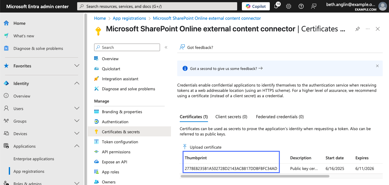 アップロードされた証明書のサムプリント SHA1 ハッシュ値を表示するMicrosoft Entra admin centerのアプリケーションの [証明書とシークレット] ページ。