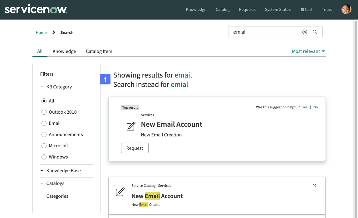 検索クエリ用語 emial を email に置き換えた自動修正メッセージの例