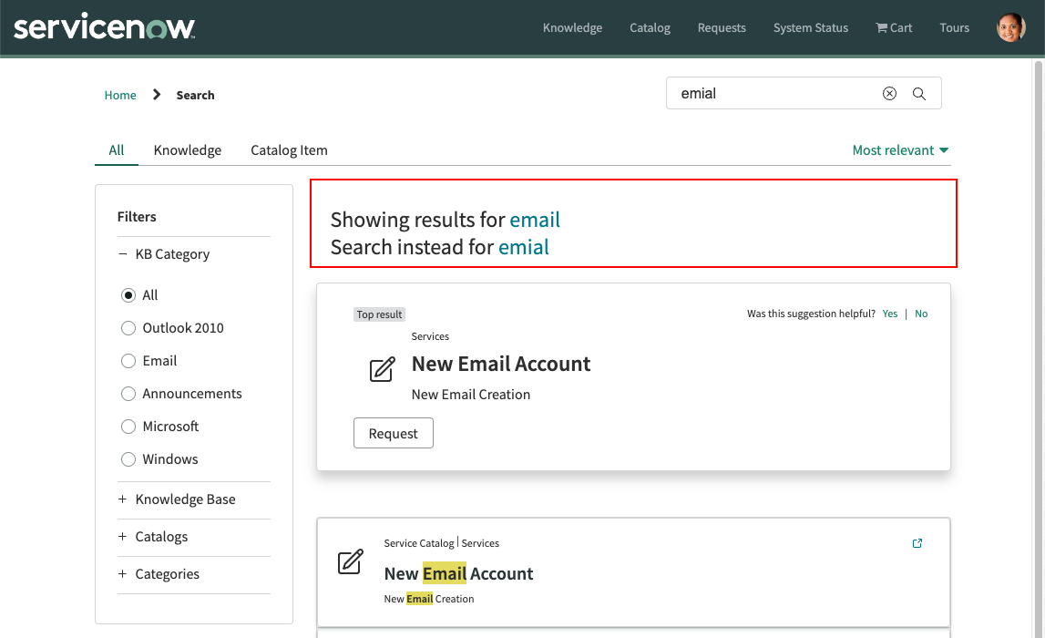 Beispiel für eine automatische Korrekturnachricht, die zeigt, dass der Suchbegriff „emial“ durch „ email“ ersetzt wird.