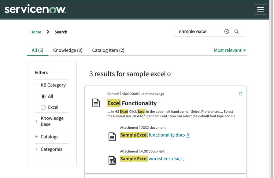 Portail de servicesPage de résultats affichant deux résultats de recherche de pièce jointe affichés dans le cadre des résultats de recherche de leur article parent Knowledge