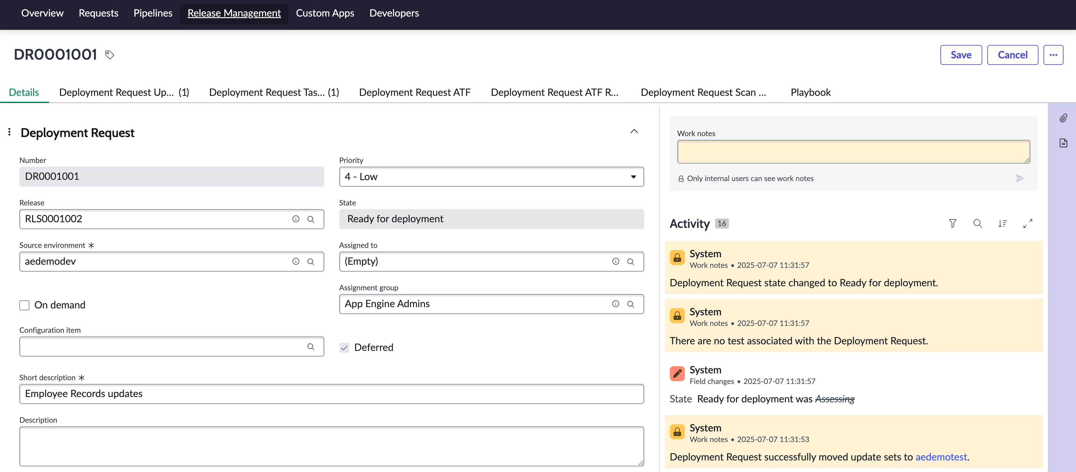 Ansicht von ReleaseOpsBereitstellungsanforderung in AEMC, Wo Sie die Changes, den Status der Bereitstellungsanforderung, Automated Test FrameworkUnd Instance ScanTest-Suites und zugeordnete Playbook.