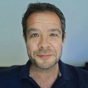Simon Cox collabore avec les entreprises pour les aider à exploiter la plateforme ServiceNow et à optimiser leur croissance, leur agilité et leur capacité d’innovation.