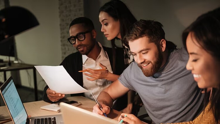 Samenwerking EMEA-talent op kantoor