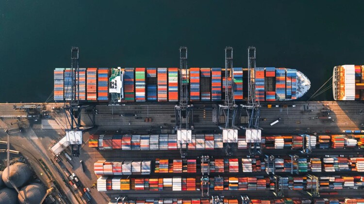 Suez canal container ship