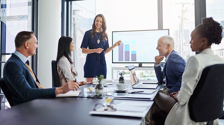 A joined-up risk strategy: group of workers collaborating